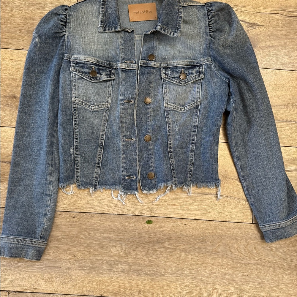 Stylish Denim Jacket with Puff Sleeves